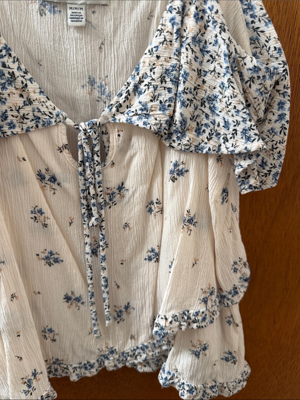 American Eagle Outfitters Cream Floral Cami with Blue Accents - Picture 4 of 4